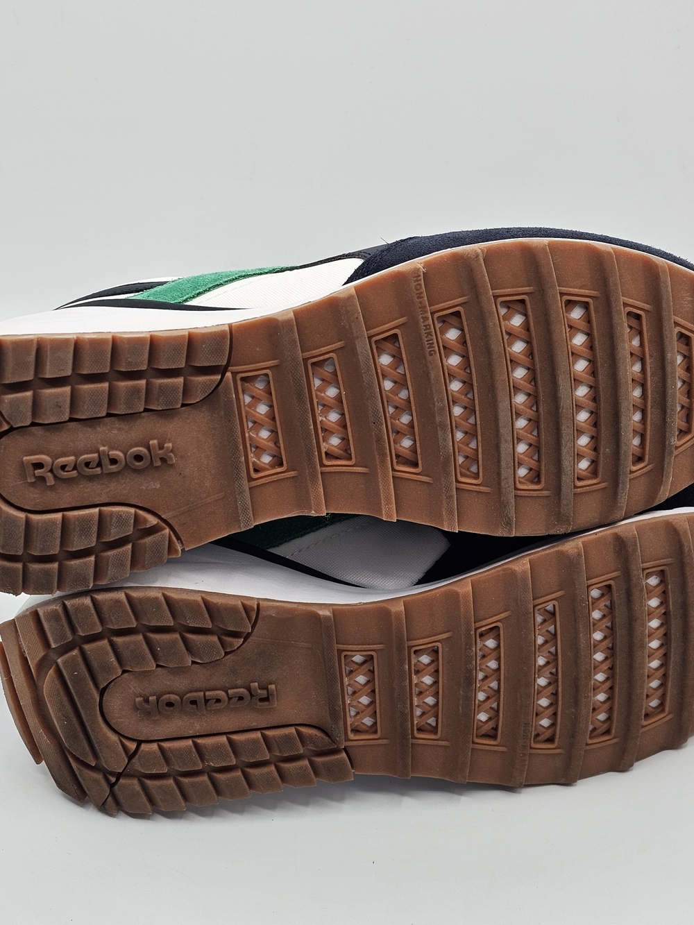 Reebok Fort Racer Classic Mens 8.5 Sneakers White Green Navy Ortholite Comfort - Picture 10 of 10
